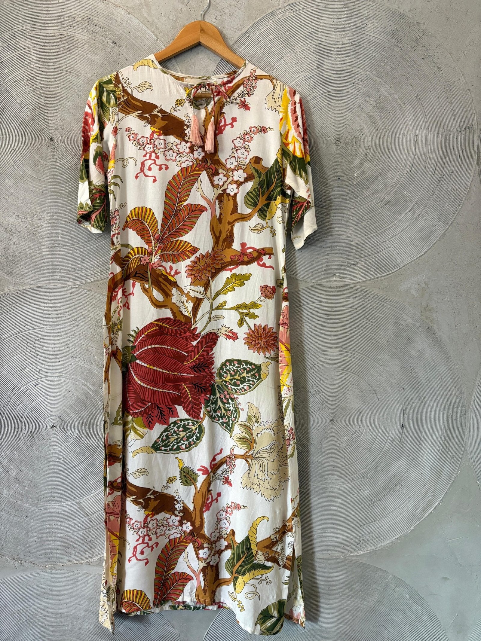 HEMLINE - White Floral Print Long Kurta