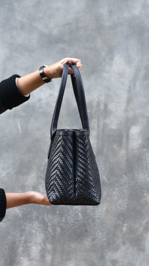 CHIAROSCURO - All Woven Slate Big Jojo Hand Bag
