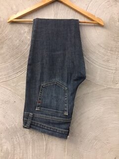 GAP- Blue Straight Jeans