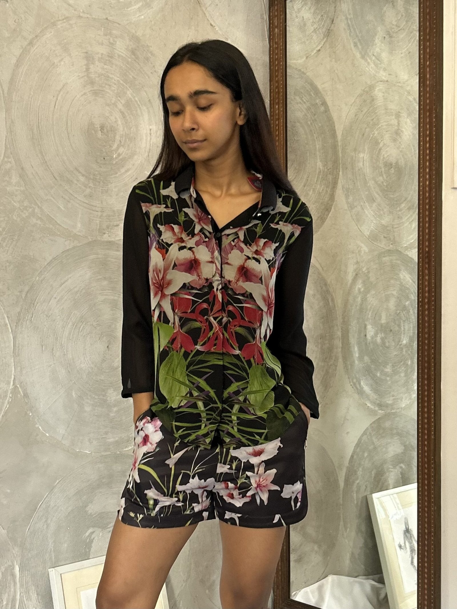 TED BAKER LONDON- Black Floral Mirrored Tropics Collar Blouse Top with Shorts