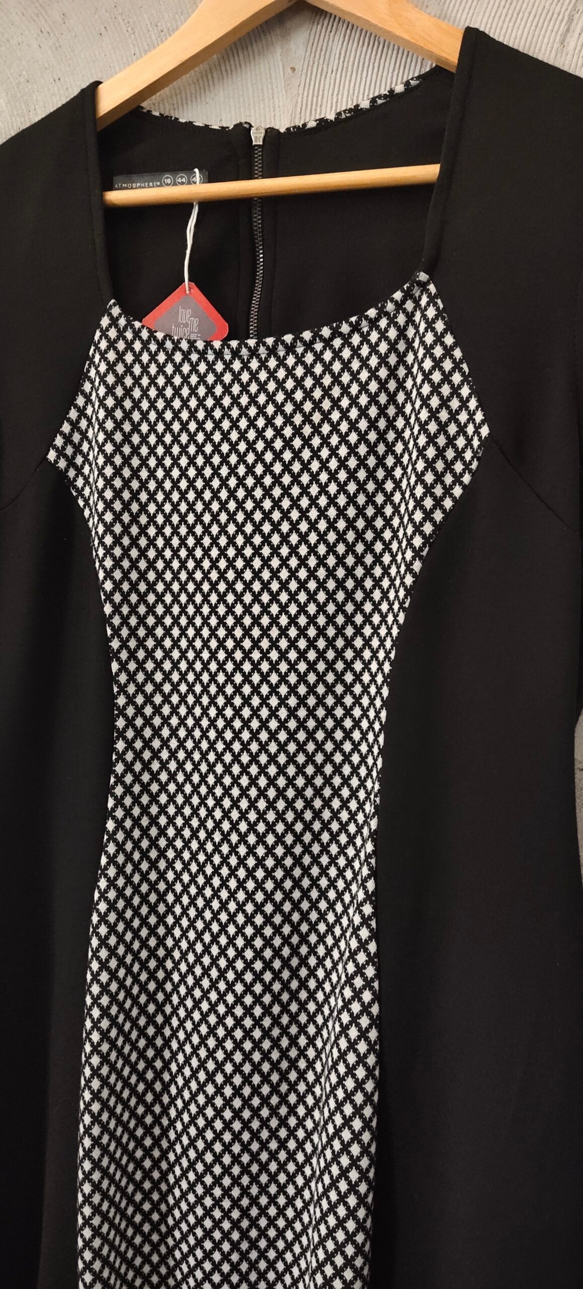 ATMOSPHERE - Black & white sheath dress