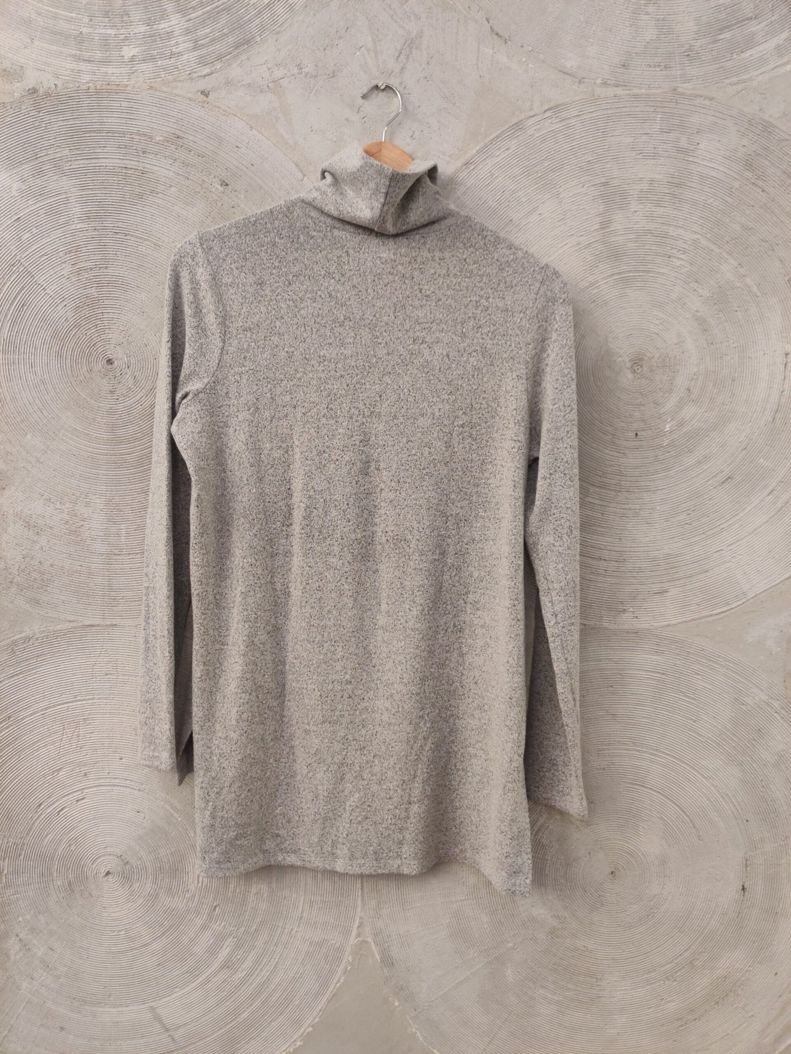 FOREVER 21- Ash Grey Pullover