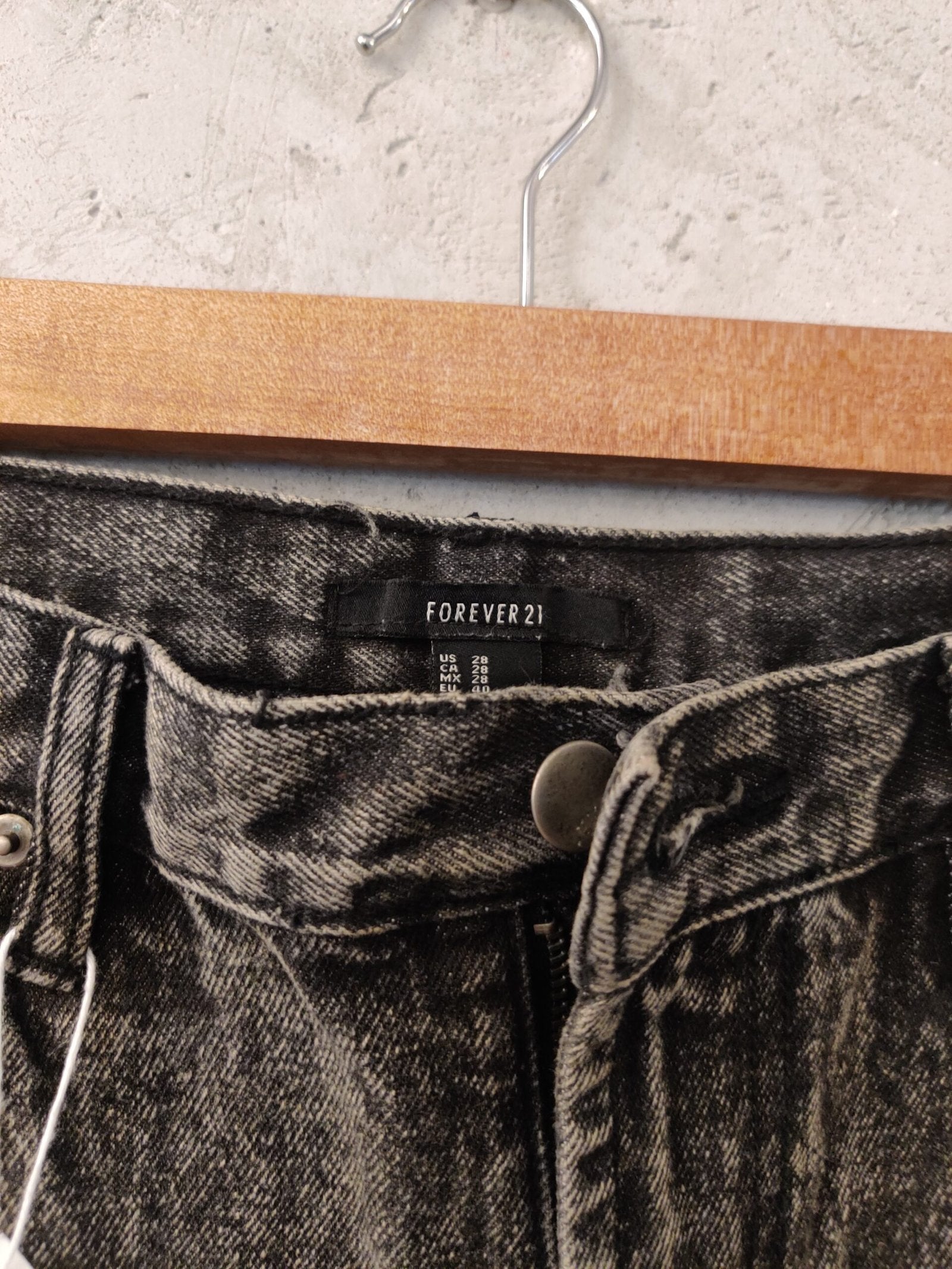 FOREVER 21 Cut Off Denim Shorts