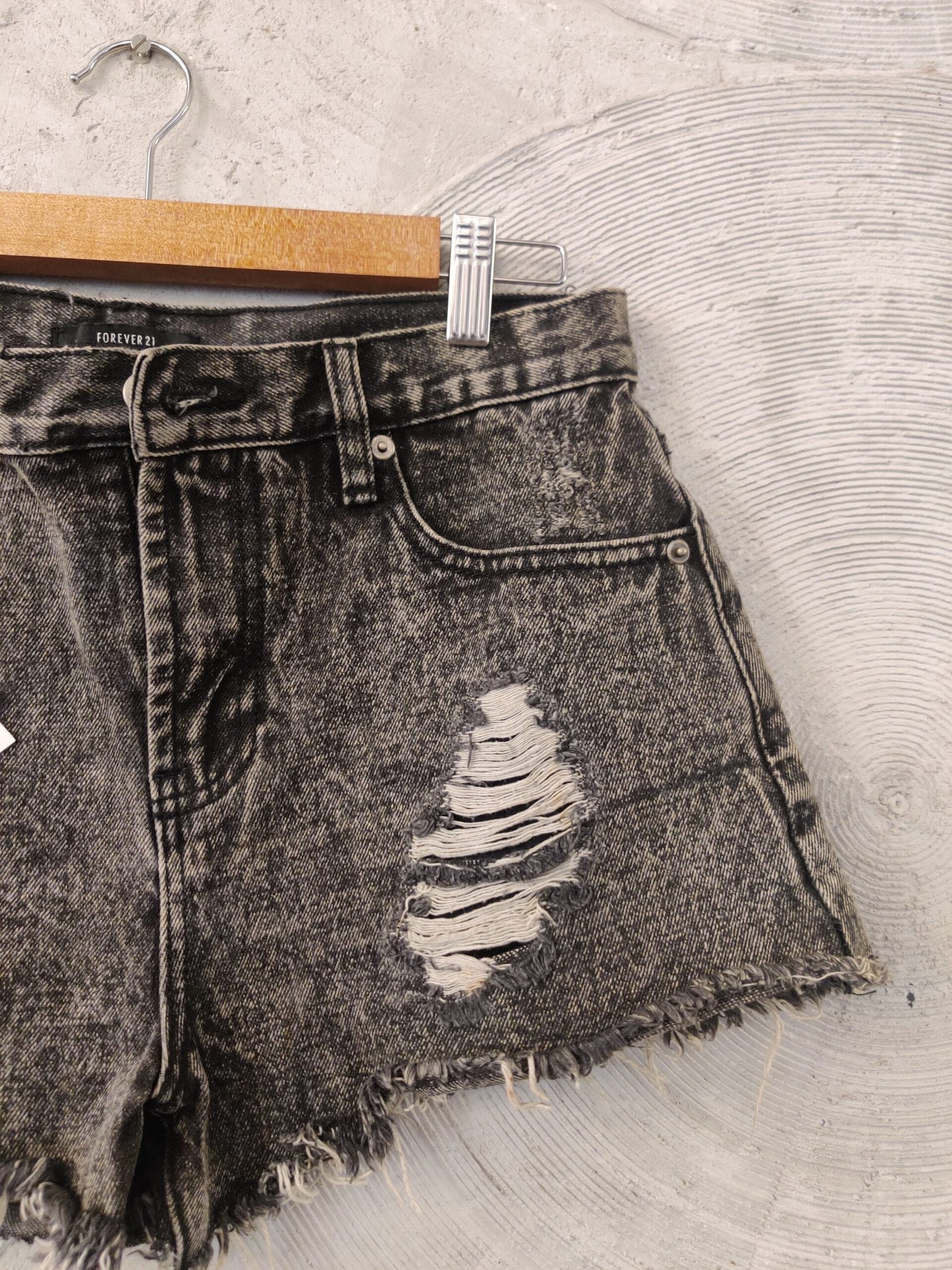 FOREVER 21 Cut Off Denim Shorts