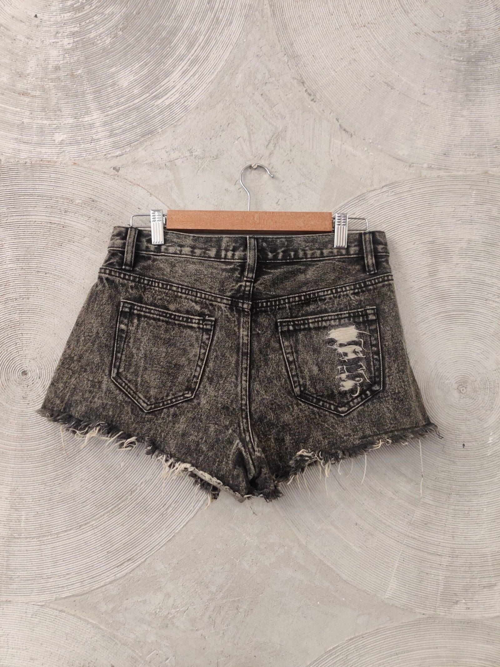 FOREVER 21 Cut Off Denim Shorts