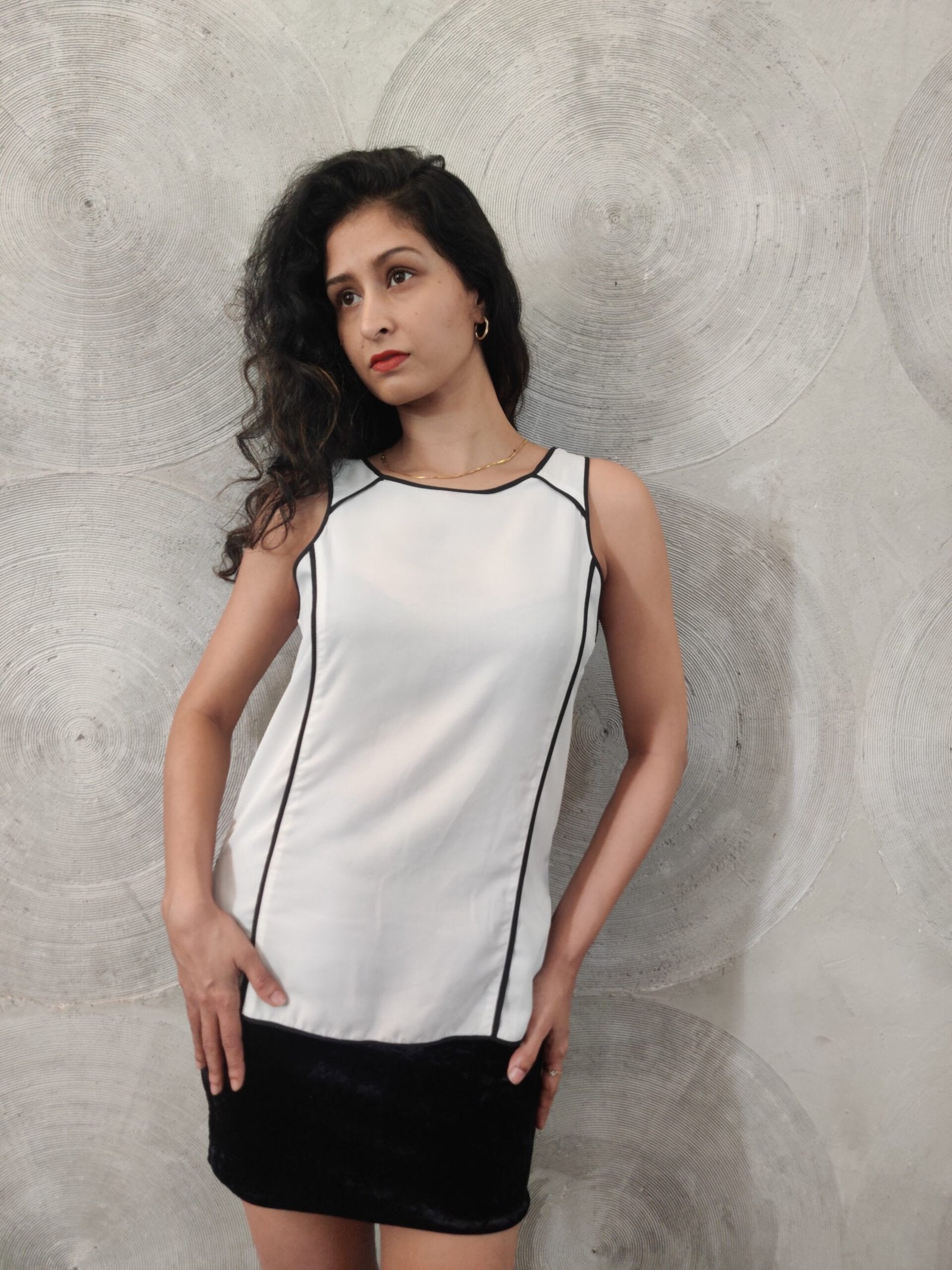 CHEMISTRY- White Sleeveless Top with Black Piping
