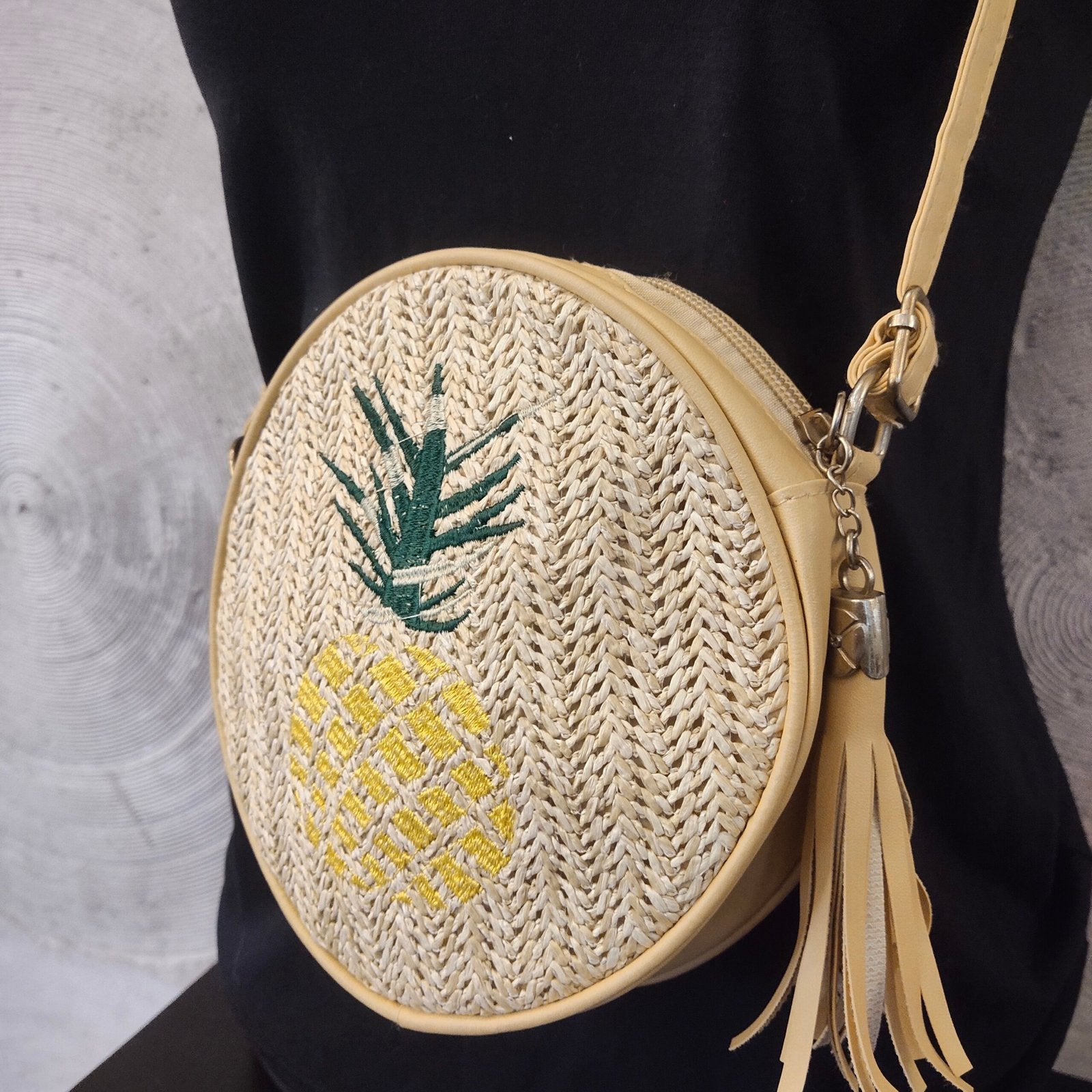 Round Classy Sling Bag