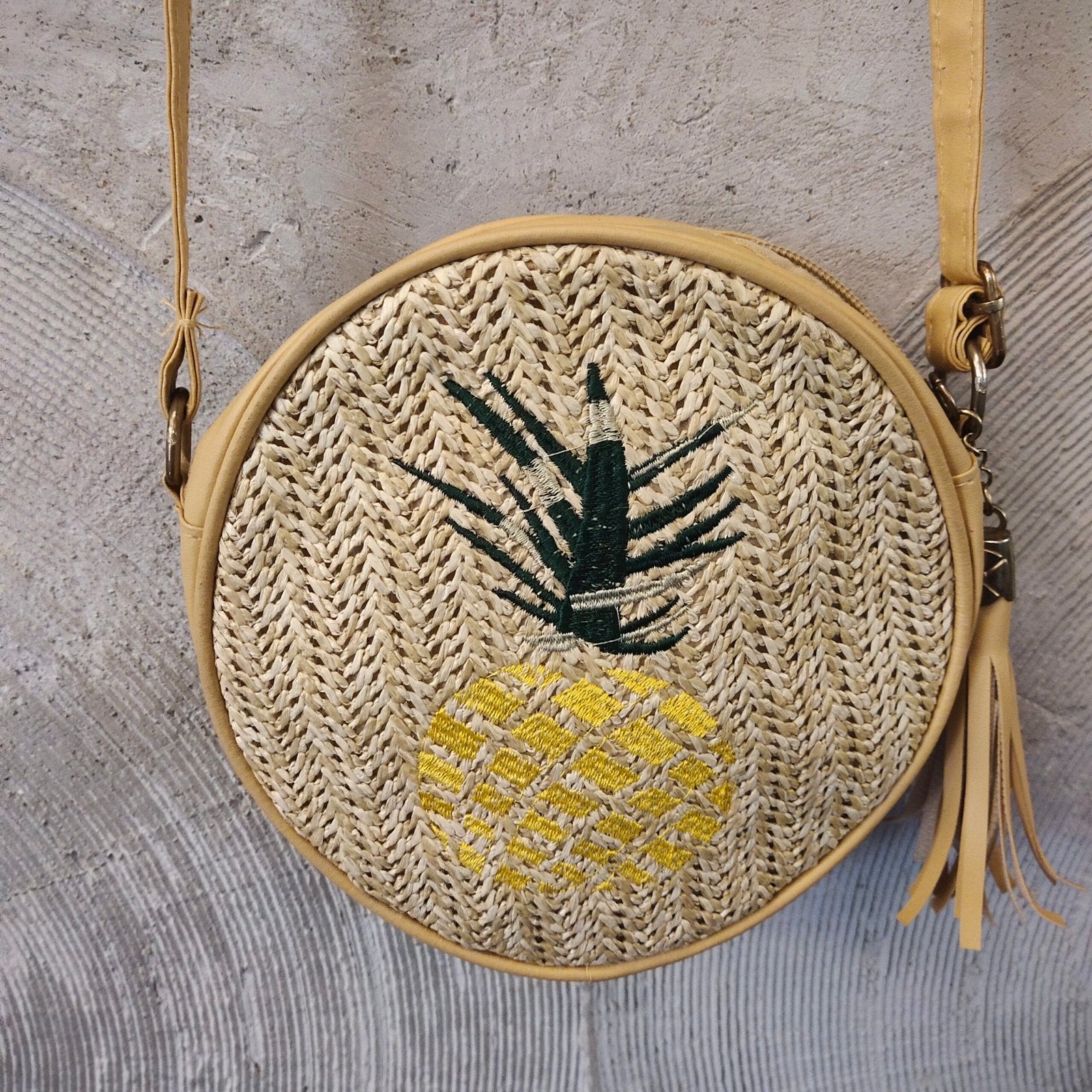 Round Classy Sling Bag