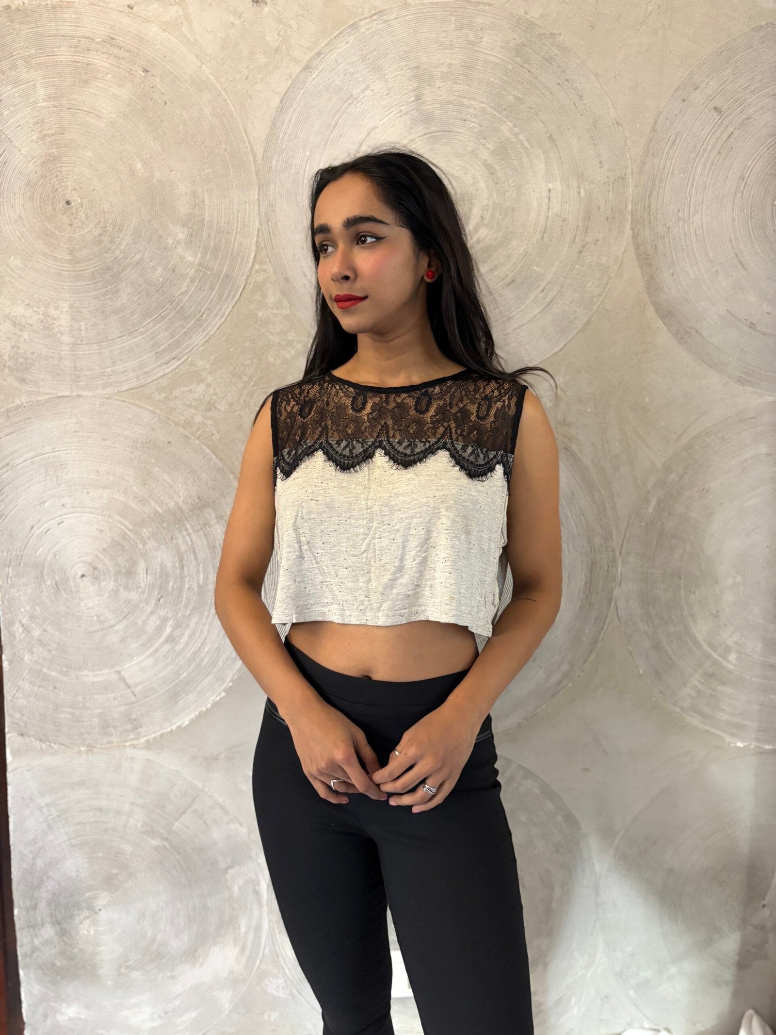 TOP SHOP - Light Grey Top with Black Lace Yoke