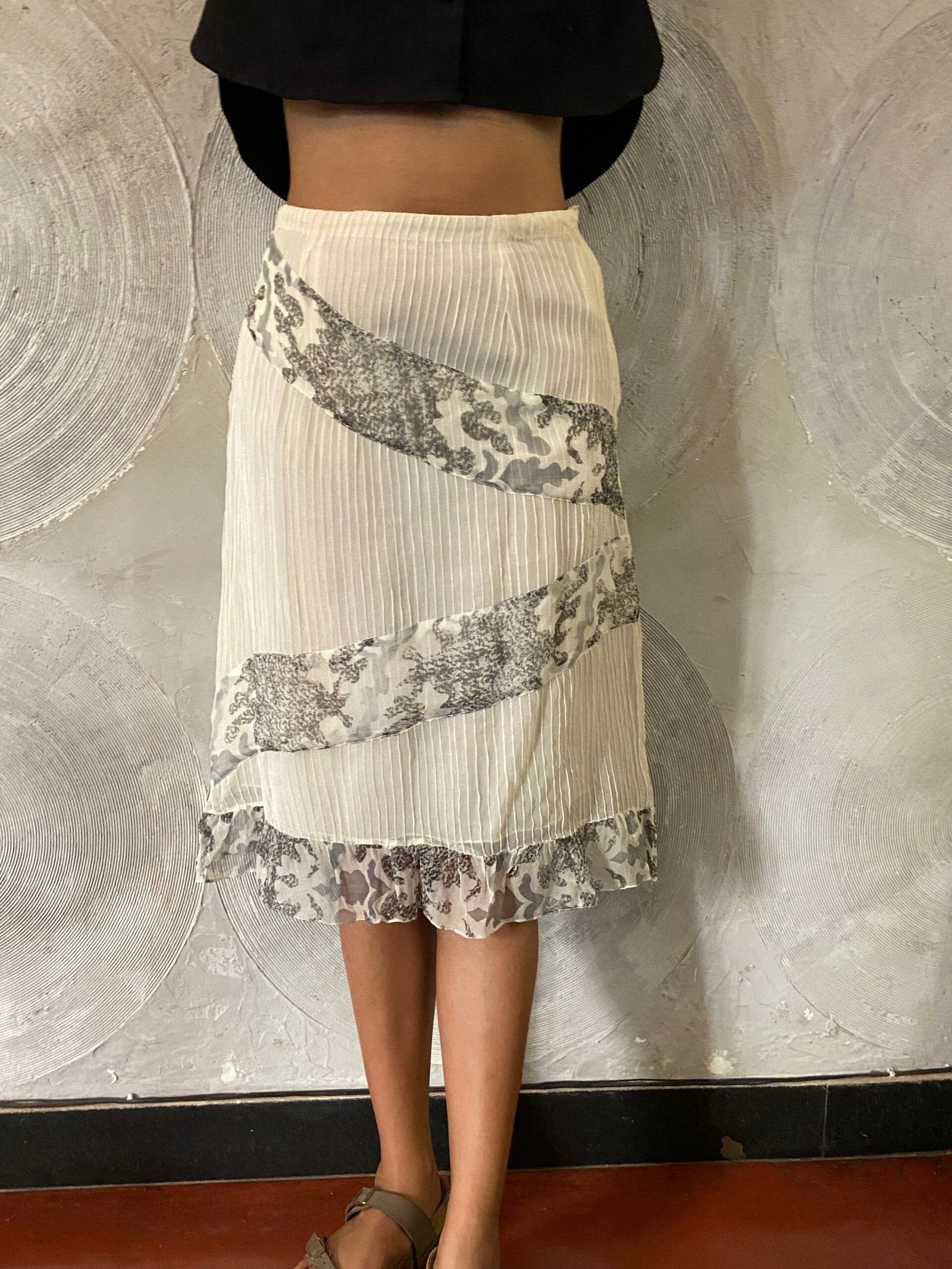Off-white Flared Knee Length Skirt