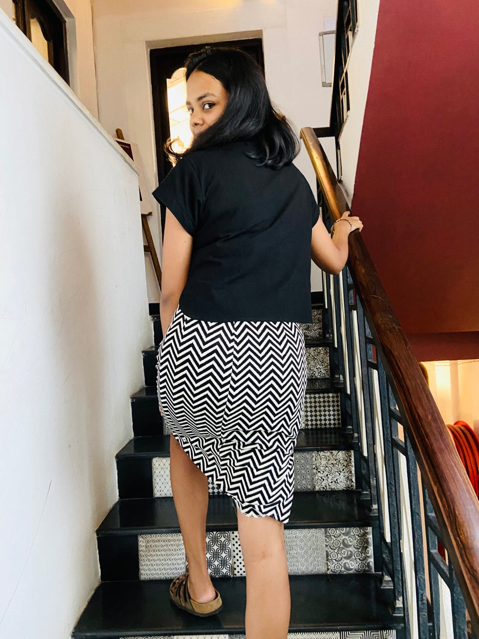 Black and White Zigzag Short Skirt