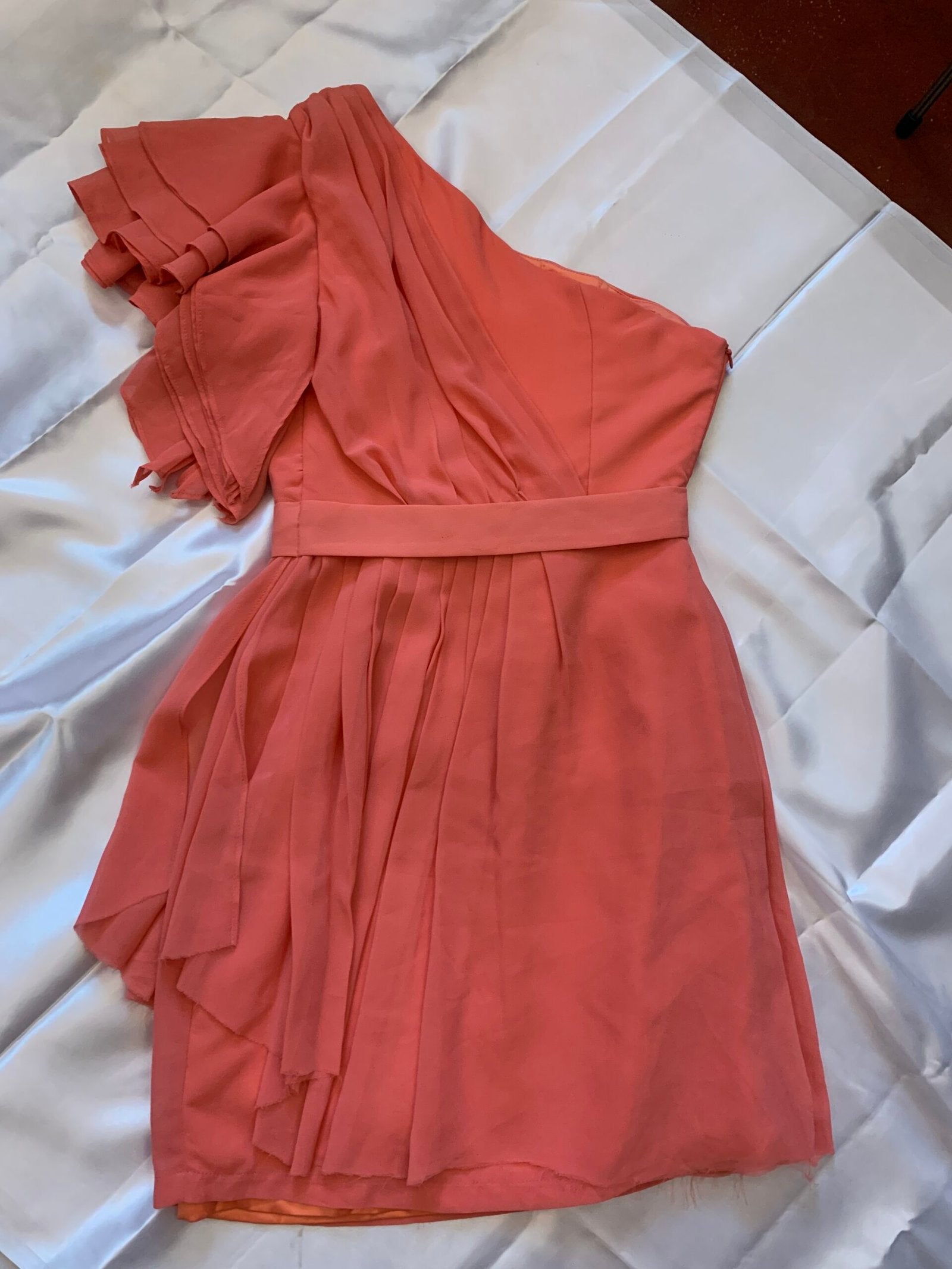 One shoulder knee-length dress in peach