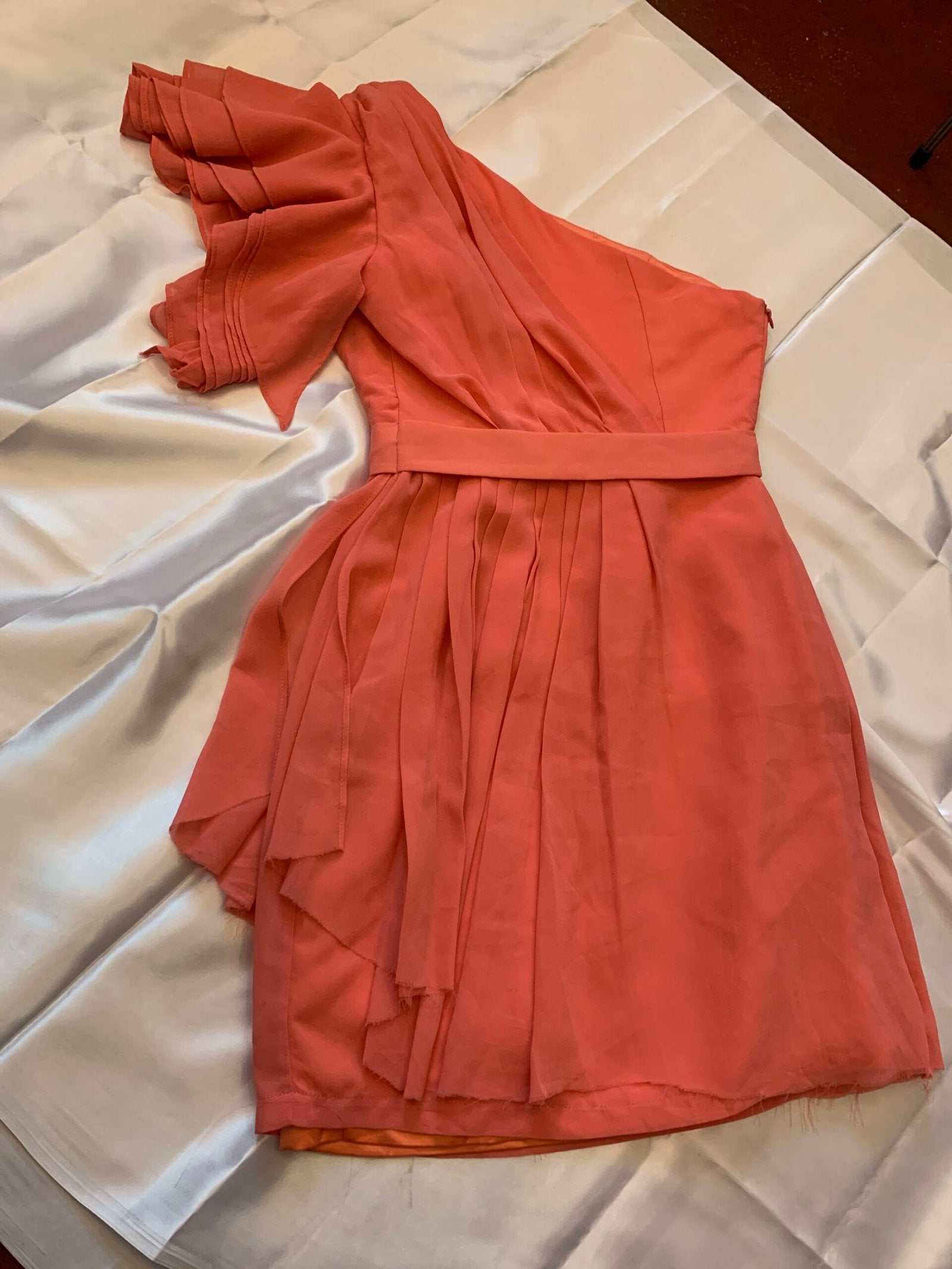 One shoulder knee-length dress in peach