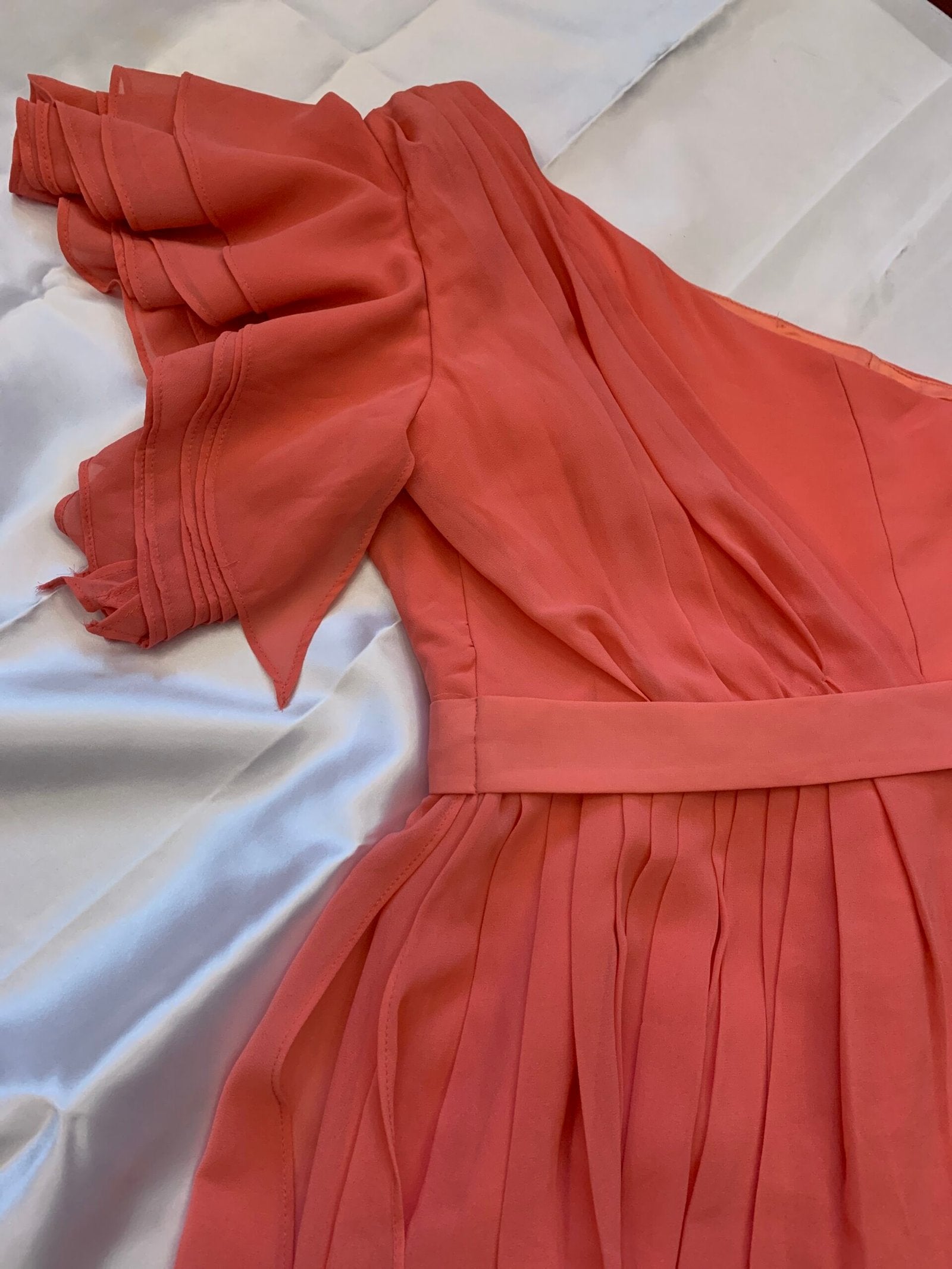 One shoulder knee-length dress in peach