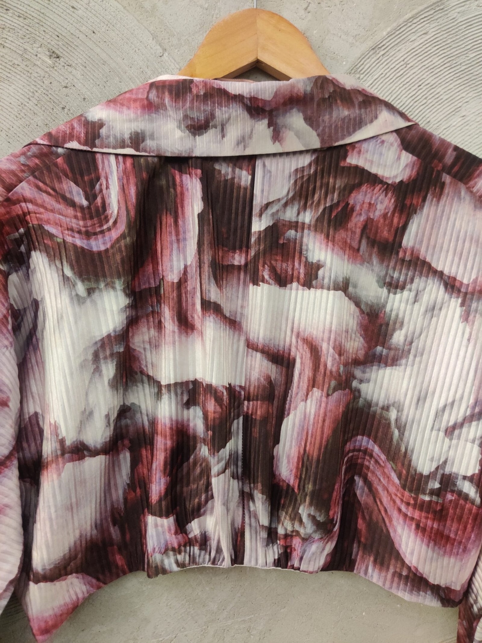 RACHNA NARWANI- White and Pink Flower Print Crop Shirt