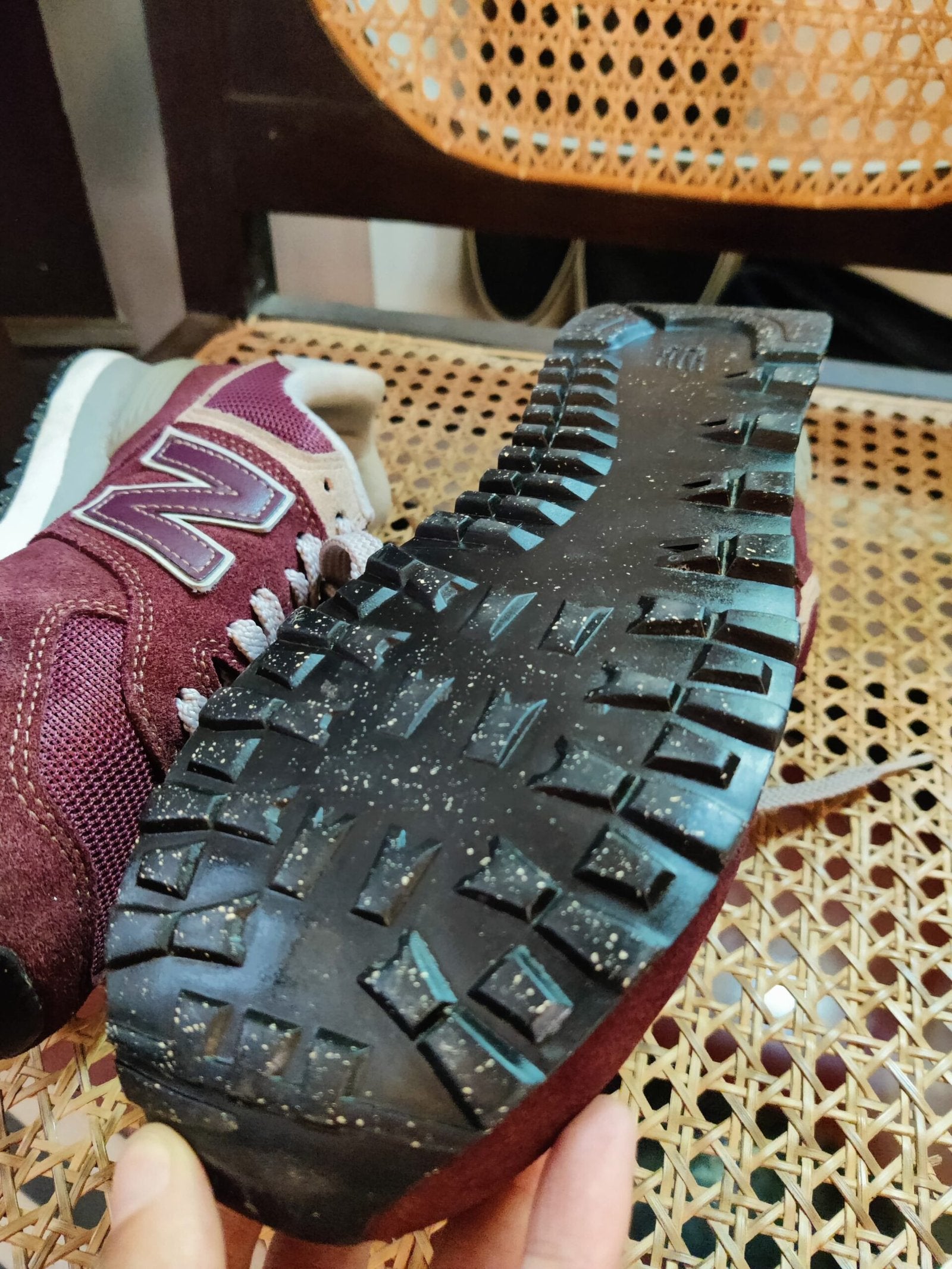 NEW BALANCE - 574s in Burgundy and Grey