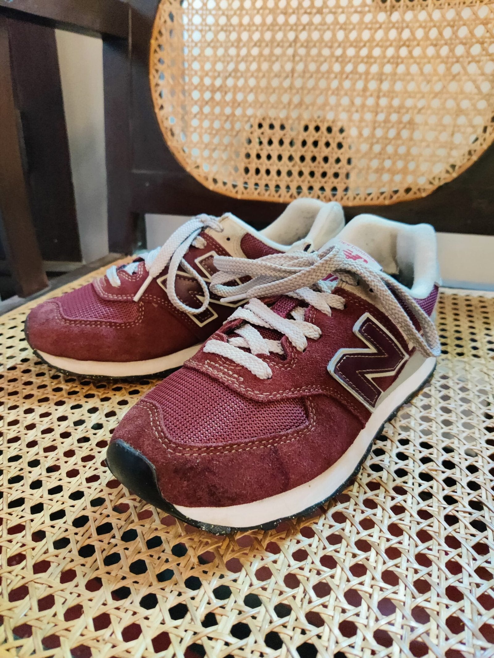 NEW BALANCE - 574s in Burgundy and Grey