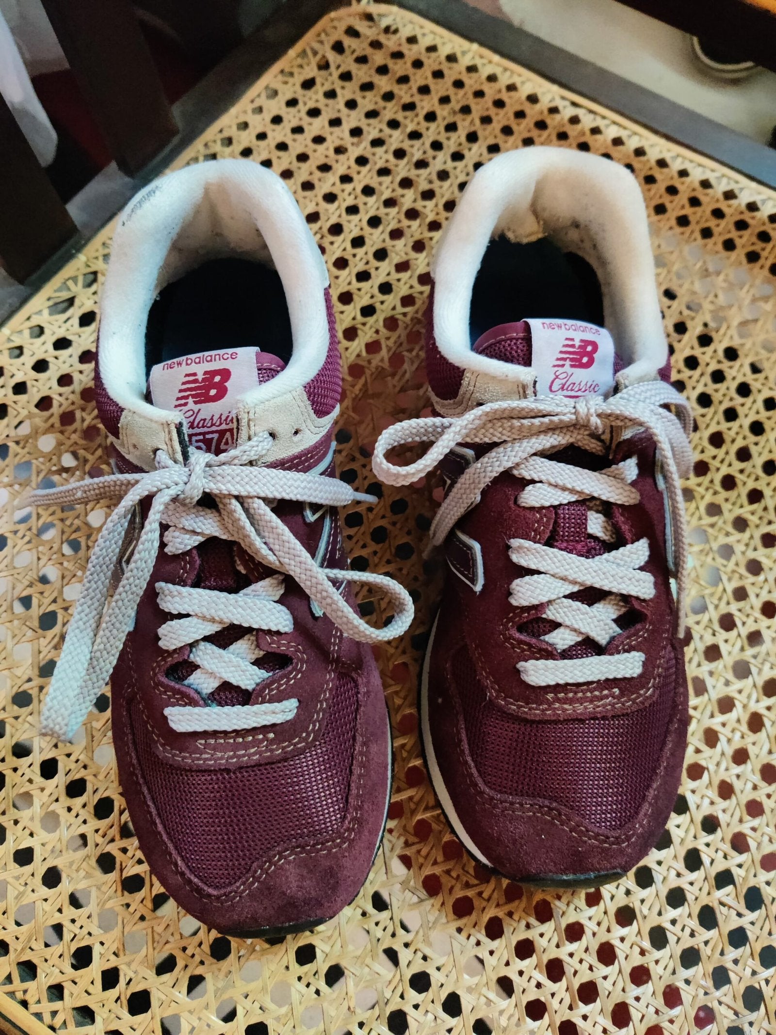NEW BALANCE - 574s in Burgundy and Grey