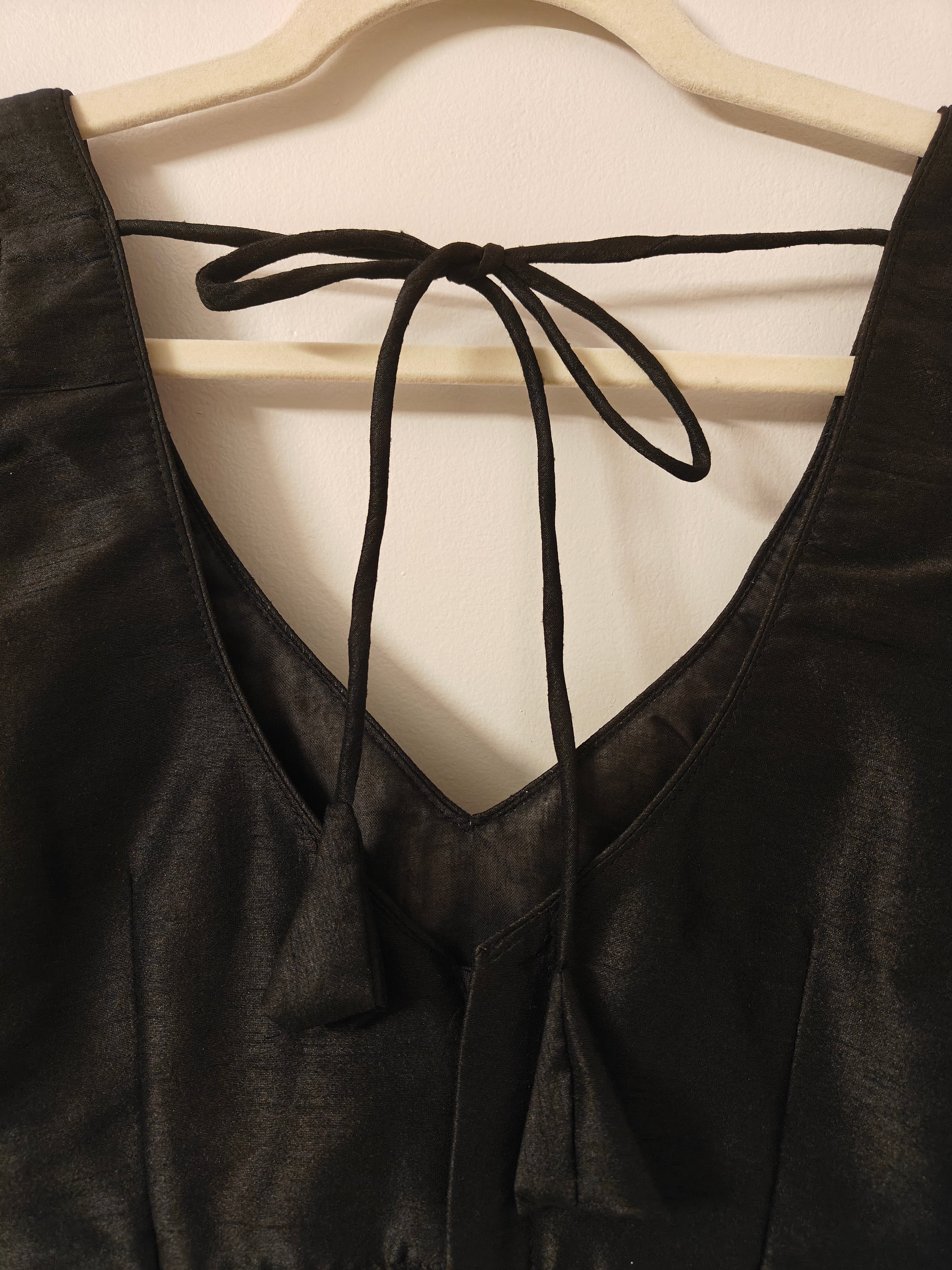 HUTS AND LOOMS - Ebony Black V Neck Sleeveless Blouse