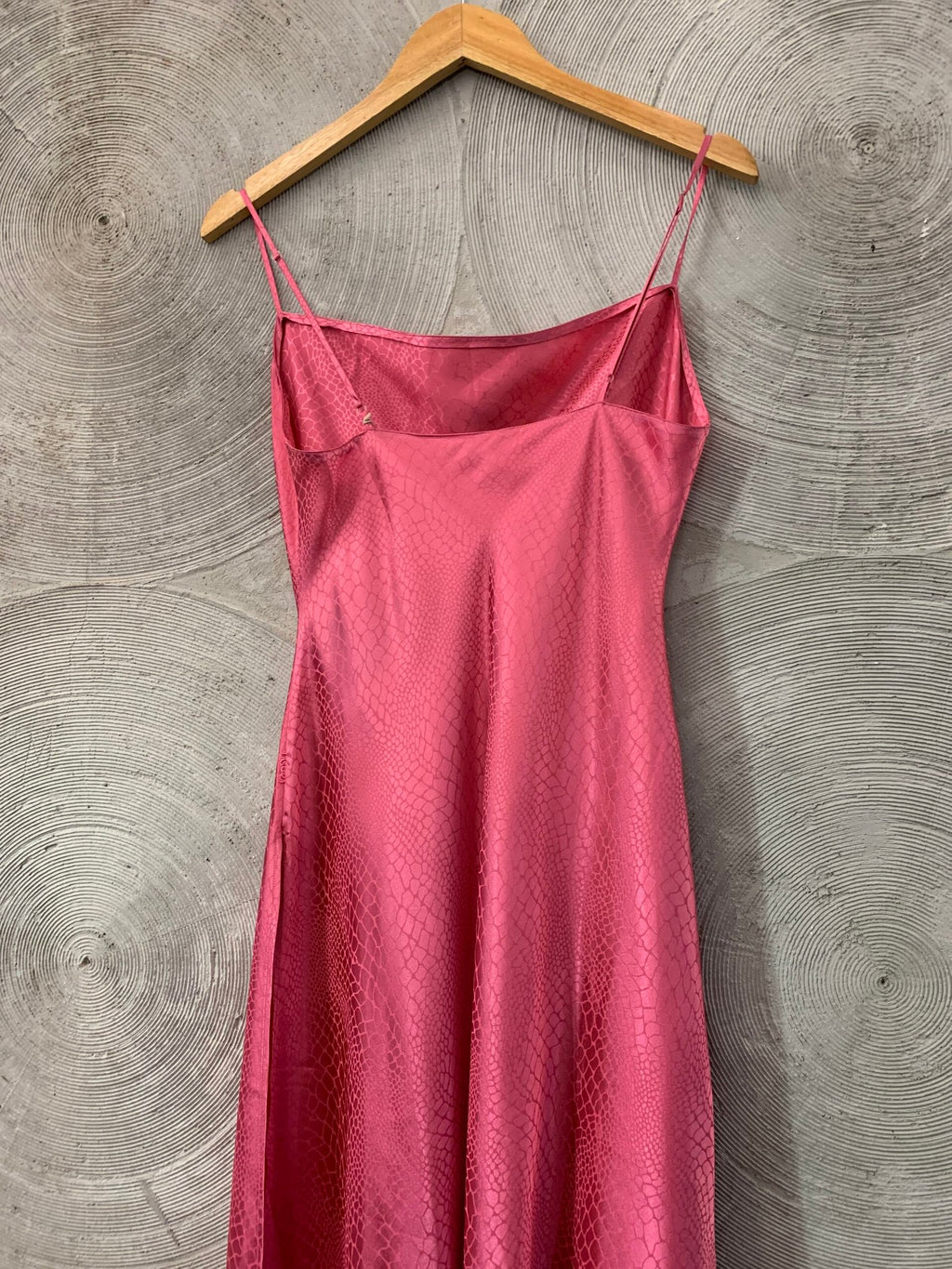 LA SENZA - Pink chemise and robe set