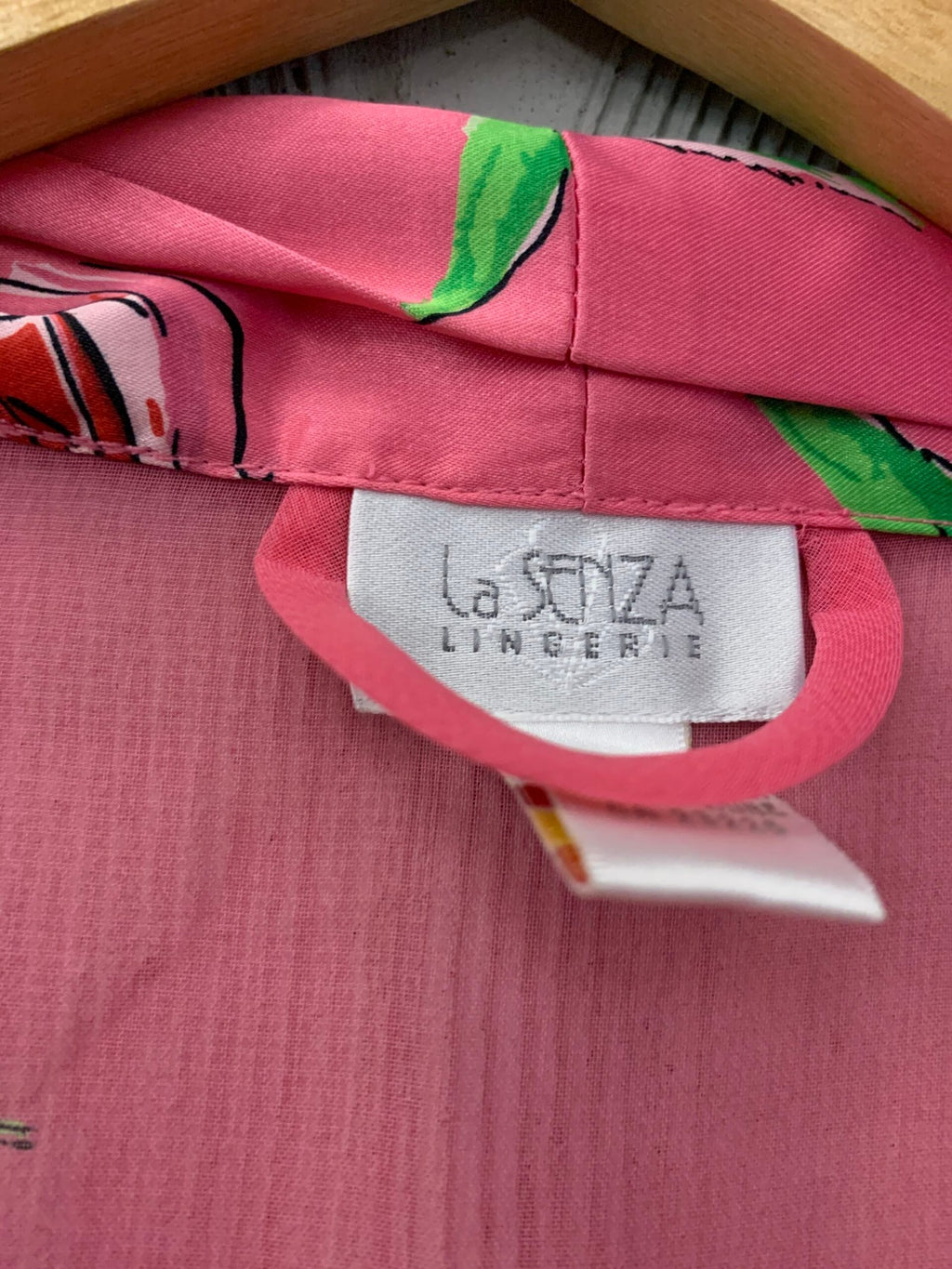 LA SENZA - Pink chemise and robe set