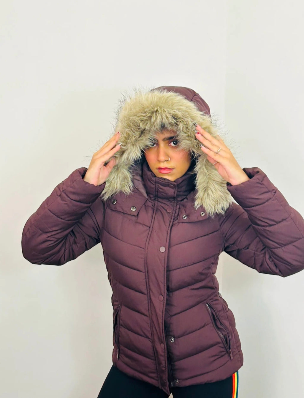 H&M - Full Sleeved Puffer Jacket in Wine