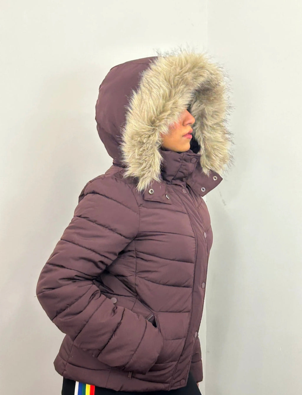H&M - Full Sleeved Puffer Jacket in Wine