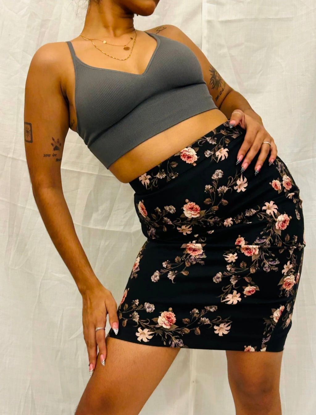 FOREVER NEW - Black Floral Printed Skirt