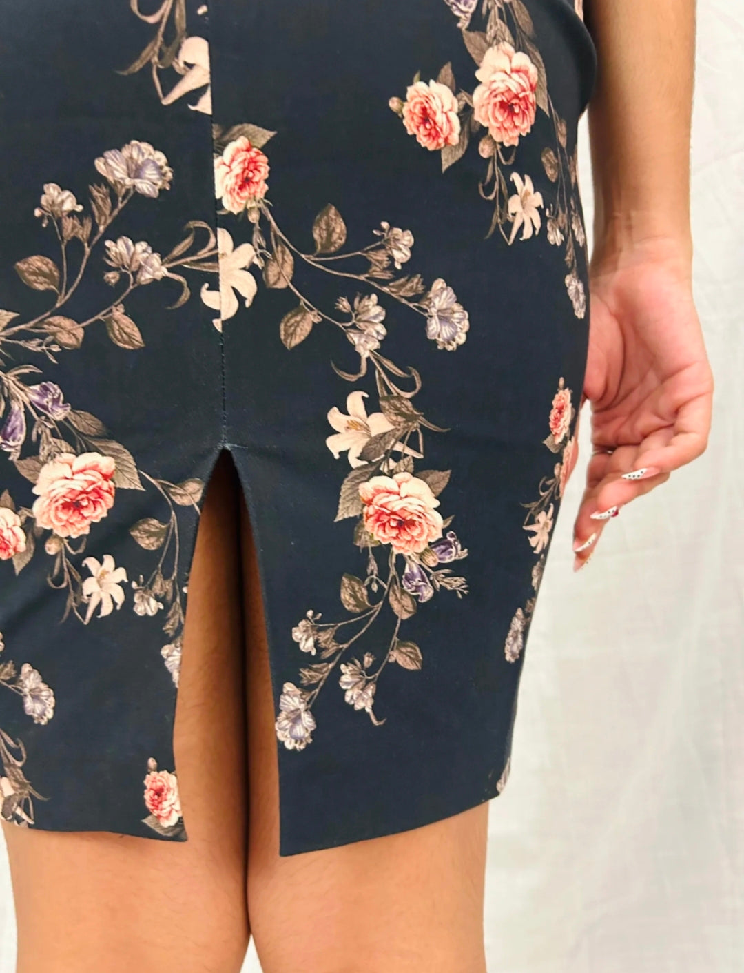 FOREVER NEW - Black Floral Printed Skirt