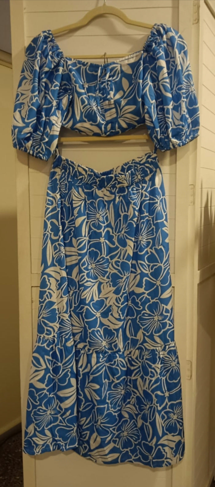 MAST & HARBOUR - Blue Floral Ruched & Smoked Co-Ord Set