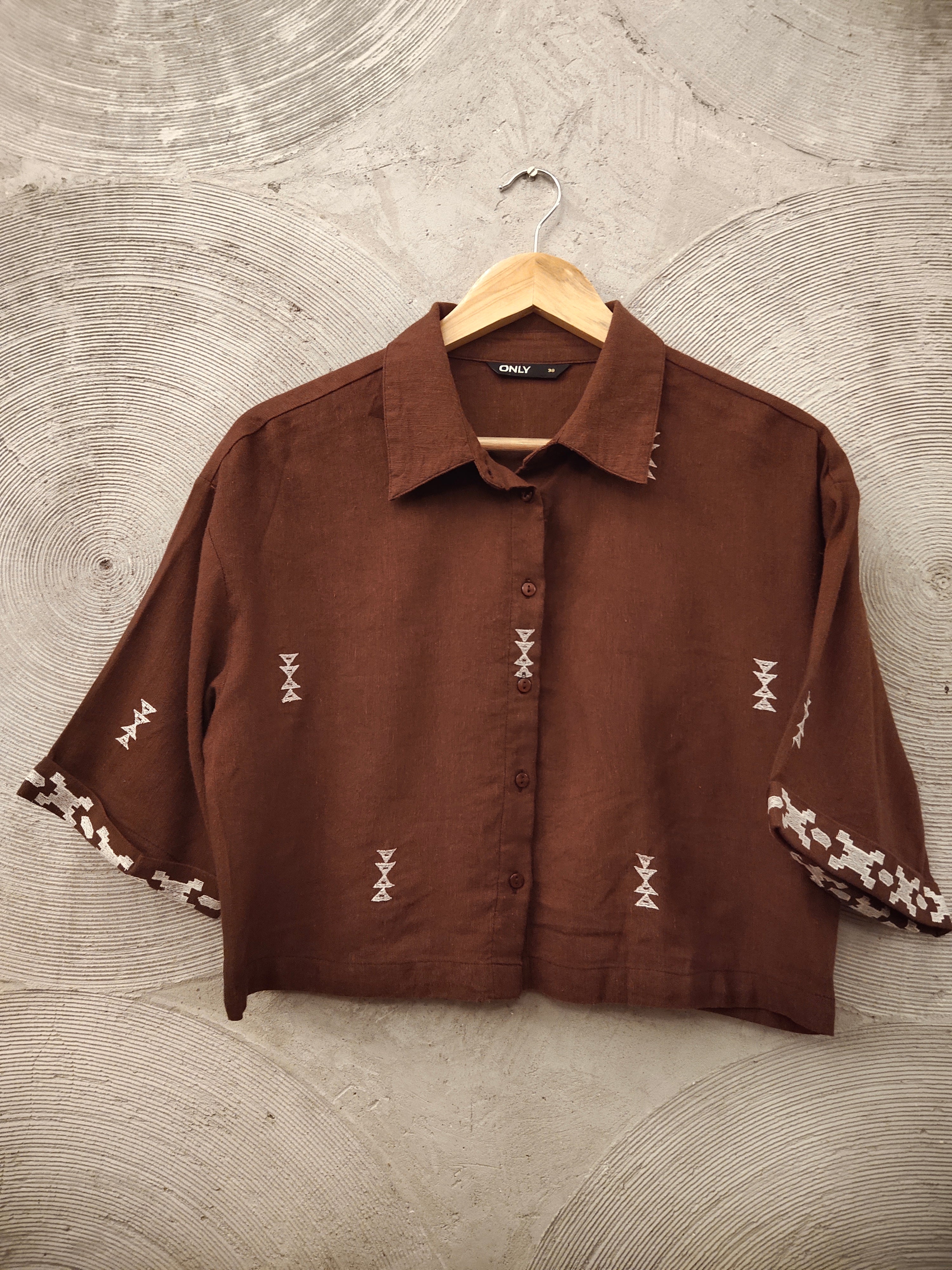 ONLY - Brown Embroidered Crop Shirt