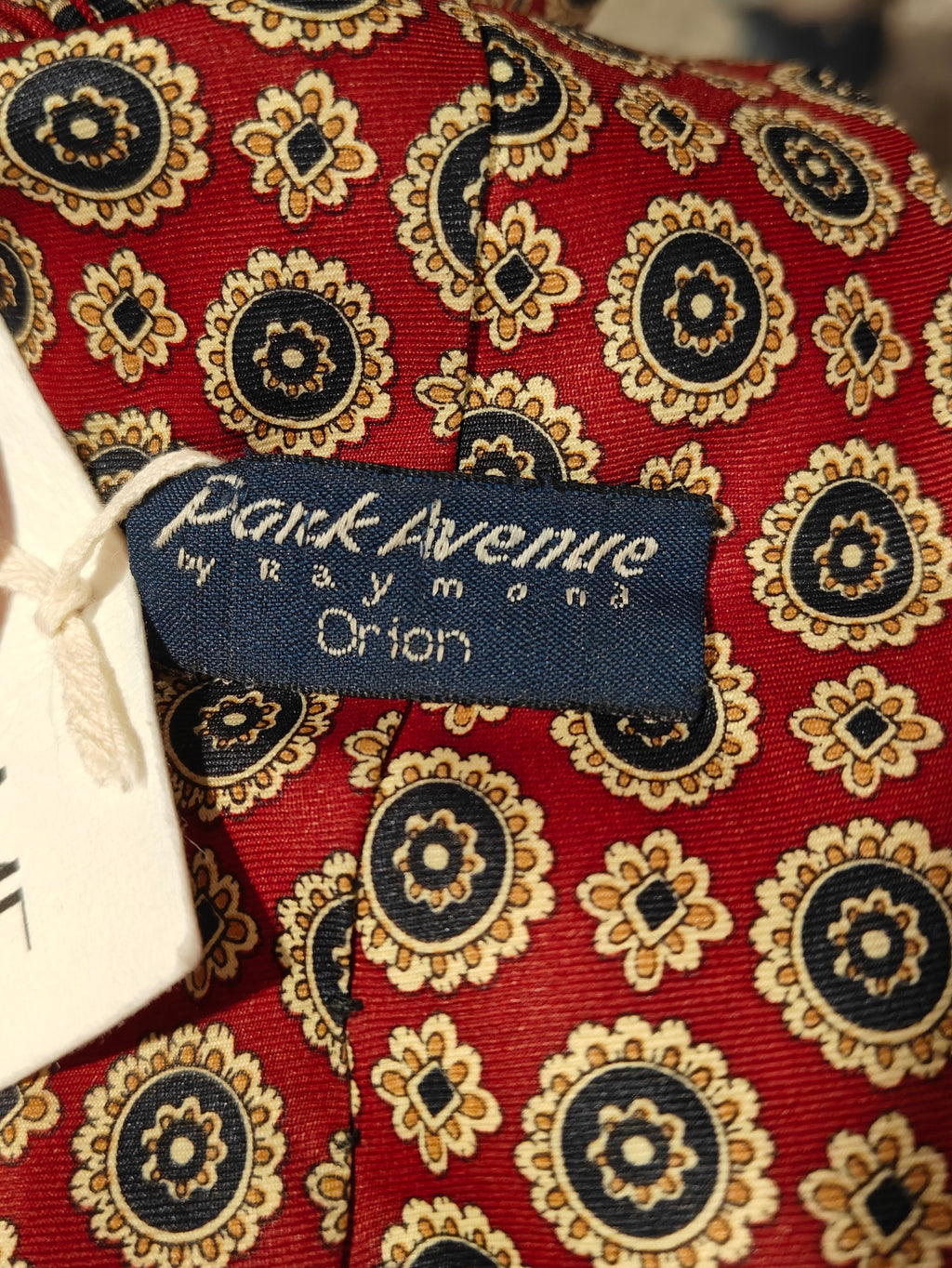 PARK AVENUE - Red Vintage Silk Tie