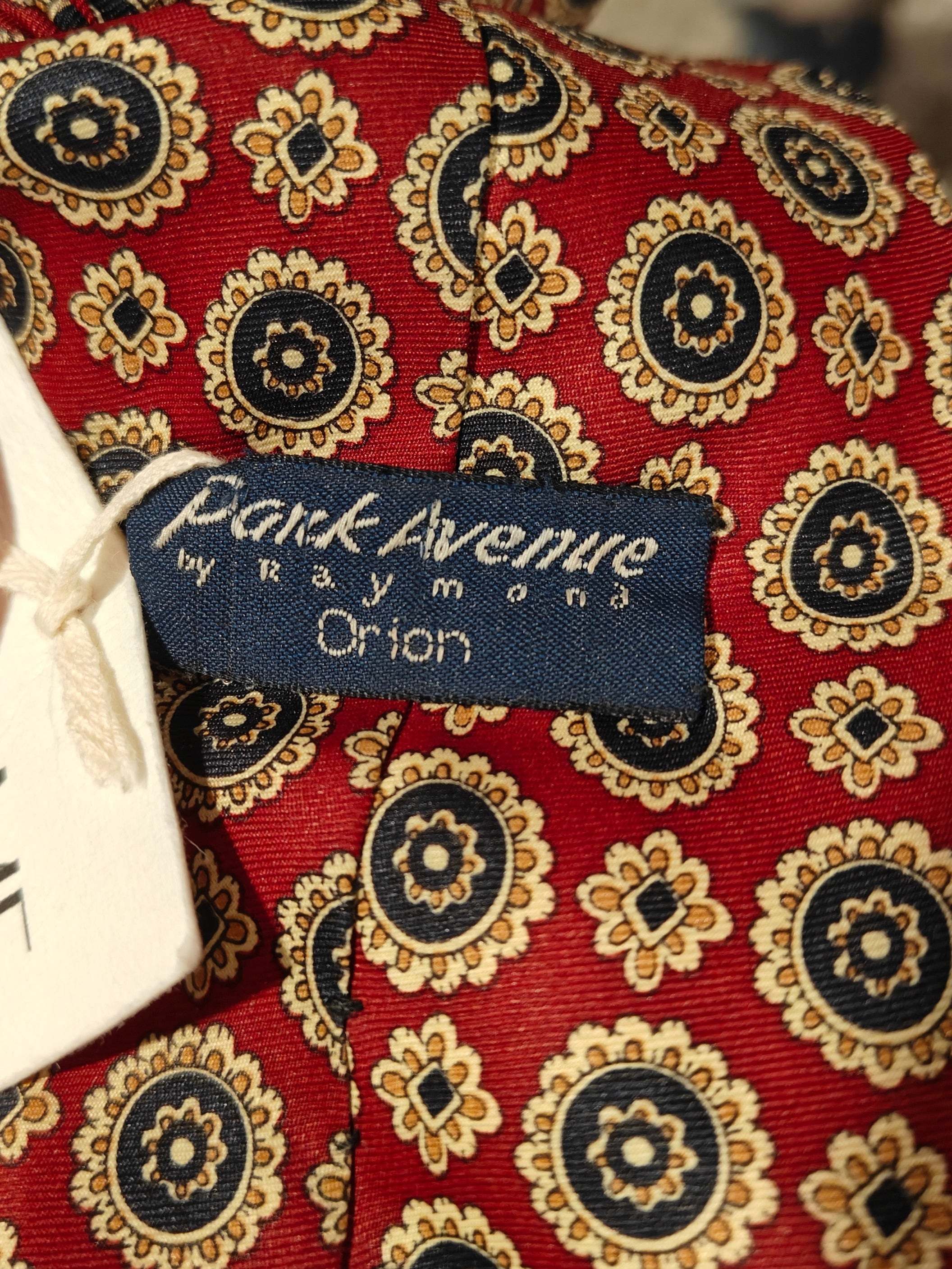 PARK AVENUE - Red Vintage Silk Tie