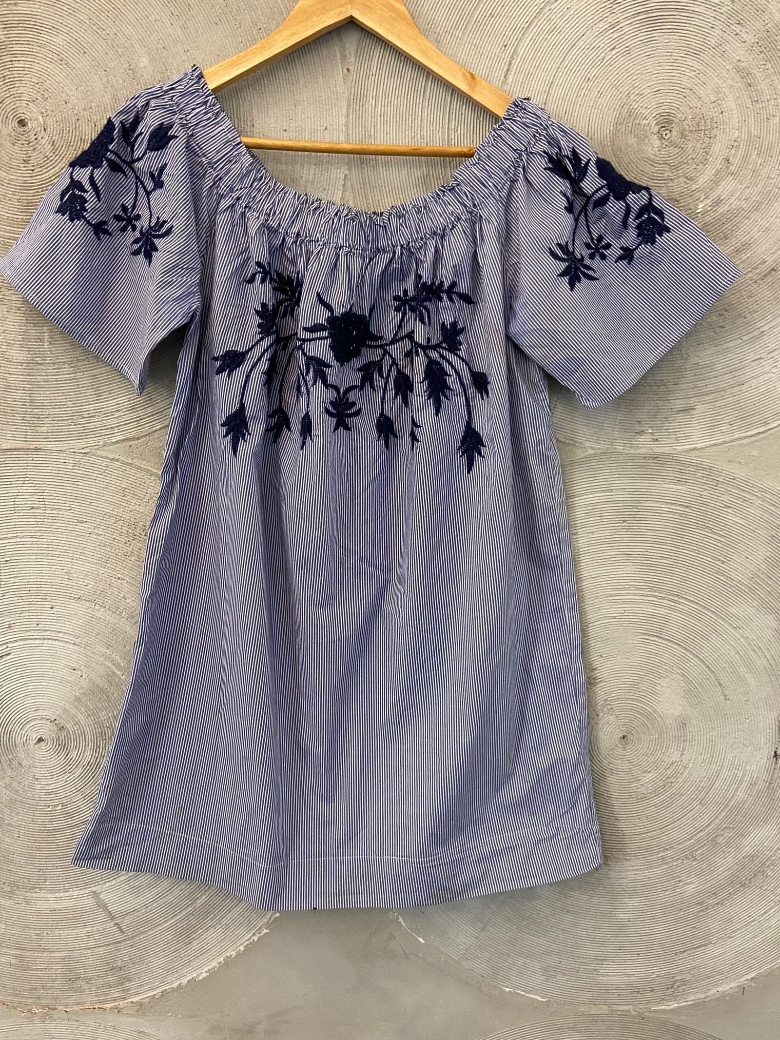 VERO MODA - Blue & white striped embroidery off-shoulder tunic