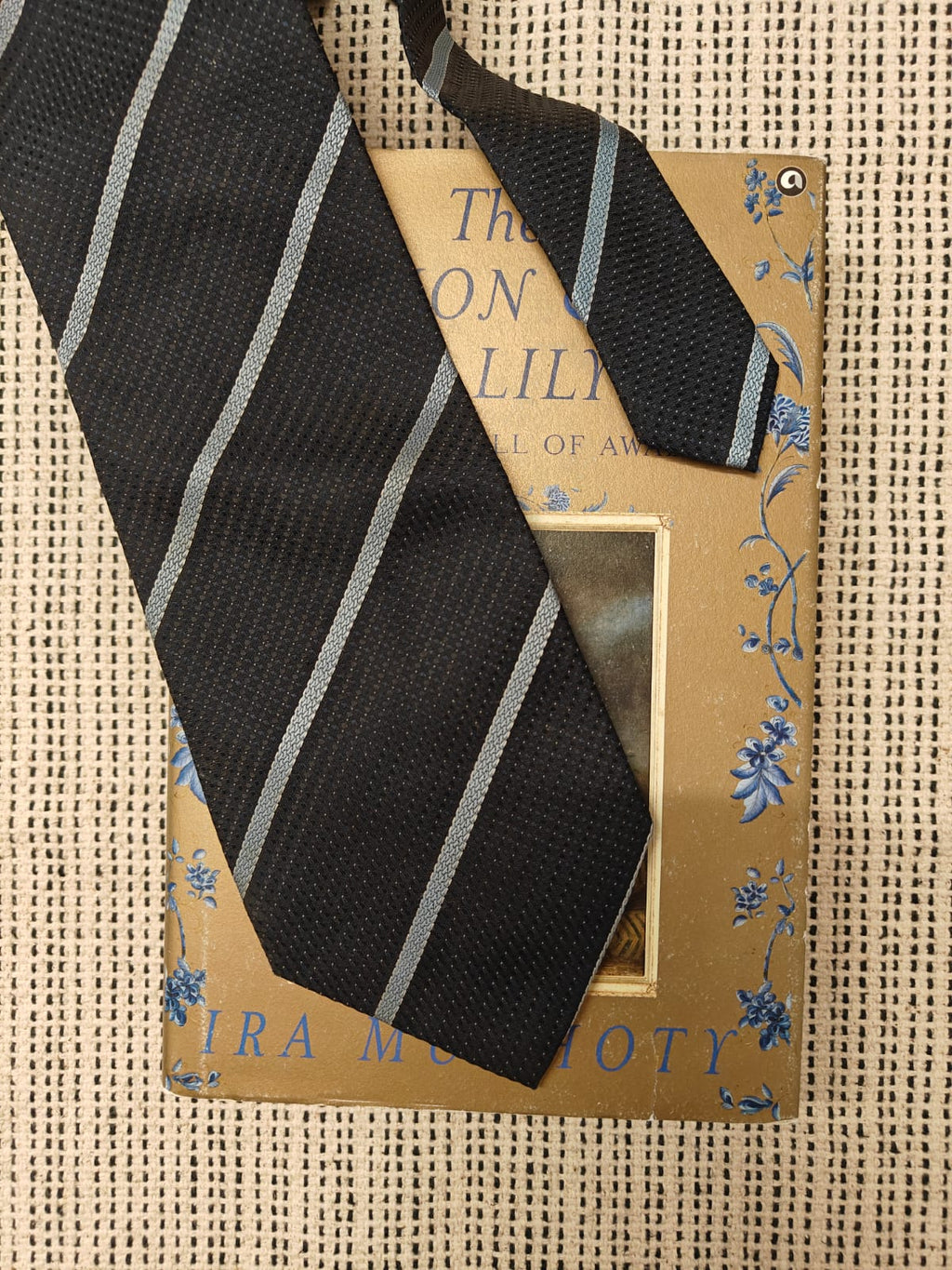 GUCCI - Black and Grey Striped Silk Tie