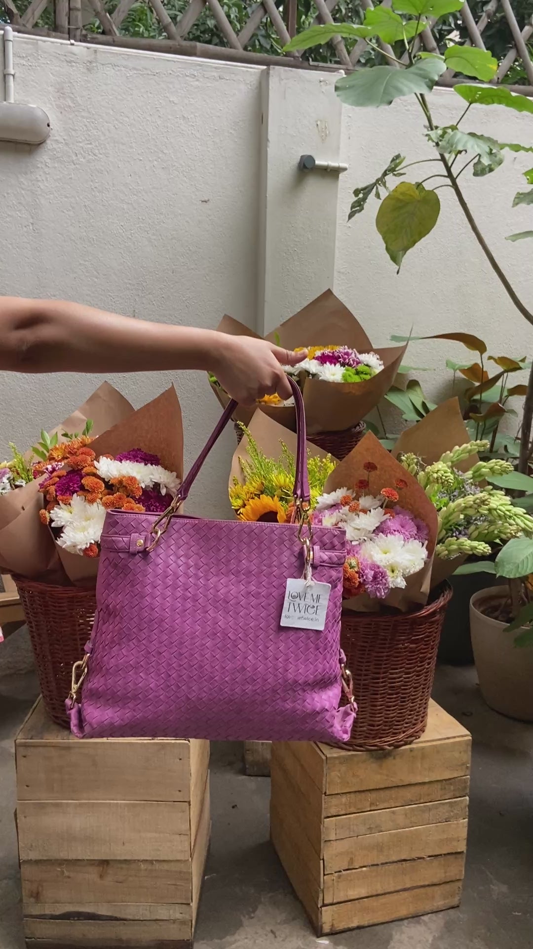 CALONGE - Mauve Woven Leather Handbag