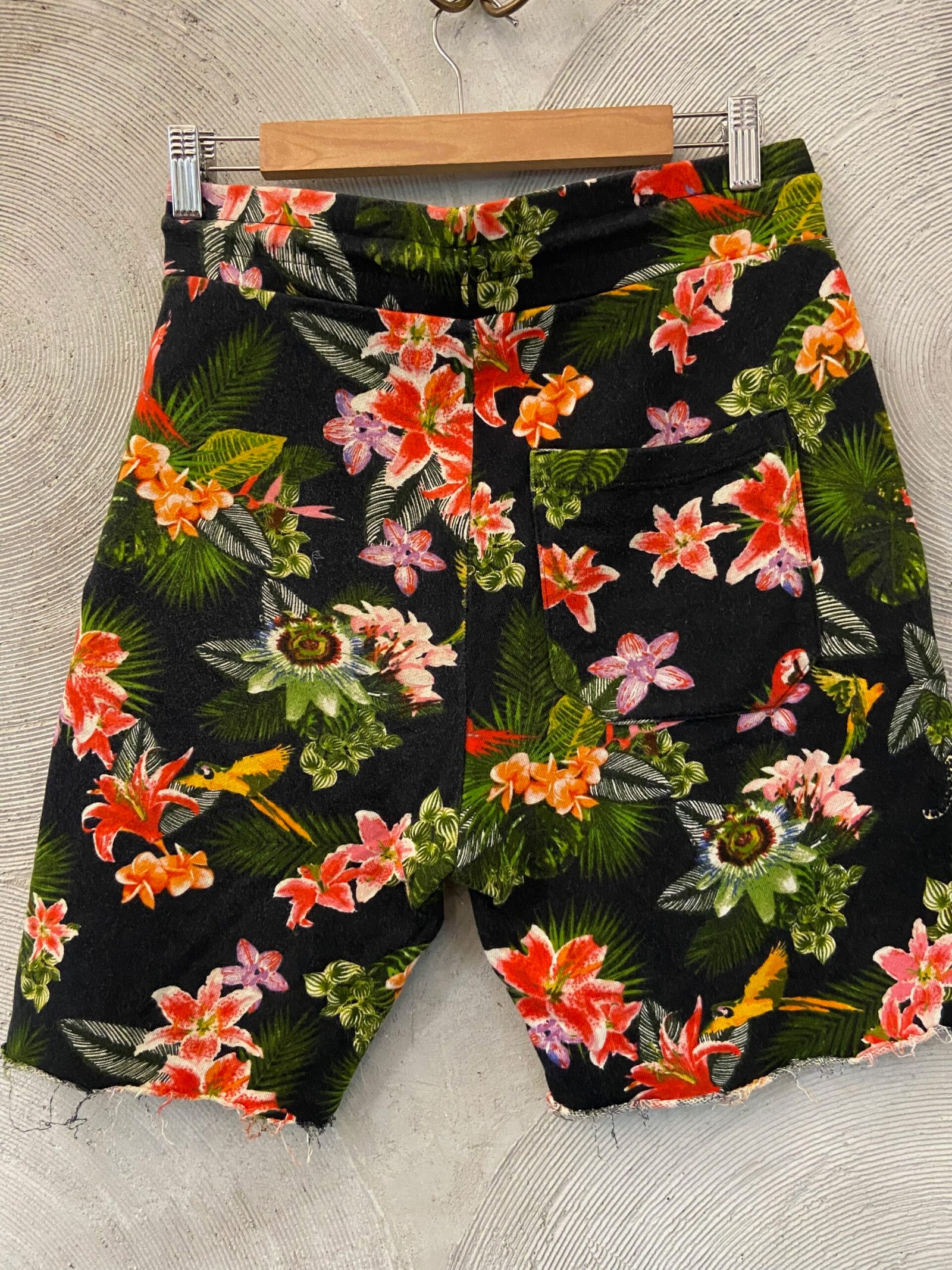 H&M - Men's floral shorts - Love Me Twice